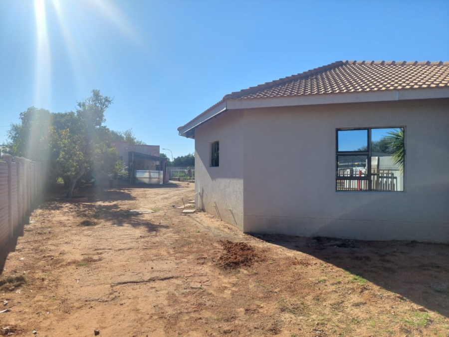 3 Bedroom Property for Sale in Verwoerdpark Northern Cape